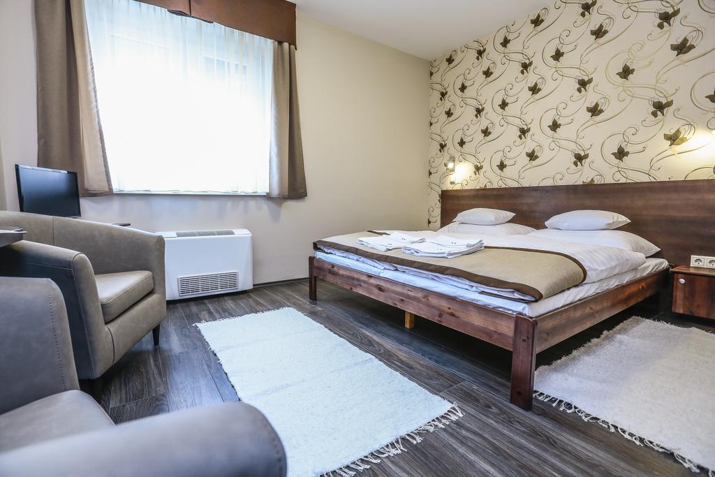 Granatalma Vendeghaz Hotel Fehérvárcsurgó Cameră foto