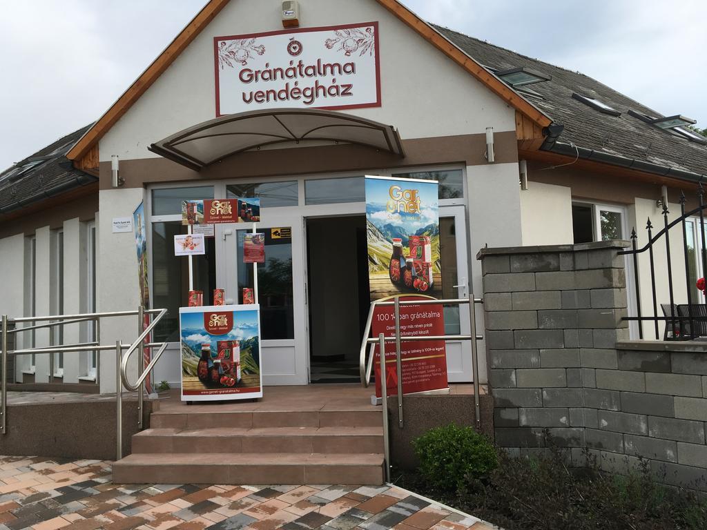 Granatalma Vendeghaz Hotel Fehérvárcsurgó Exterior foto